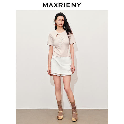玛克门店发货：MAXRIENY新中式绣珠装饰T恤正肩上衣女(货号:MC85TS255) 商品图1