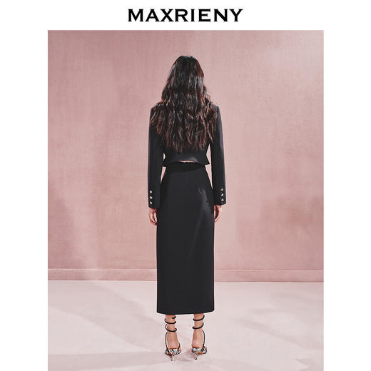 玛克门店发货：MAXRIENY*休闲感链条装饰收腰截短外套(货号:MC85JA564) 商品图3