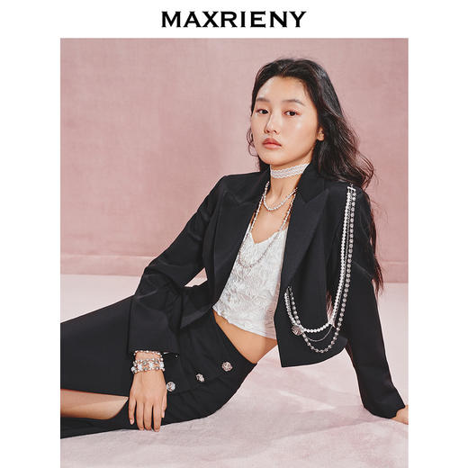 玛克门店发货：MAXRIENY*休闲感链条装饰收腰截短外套(货号:MC85JA564) 商品图0