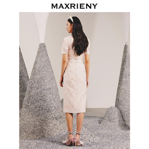 玛克门店发货：浪漫复古感粉色提花收腰上衣春(货号:MC88TP088) 商品图3