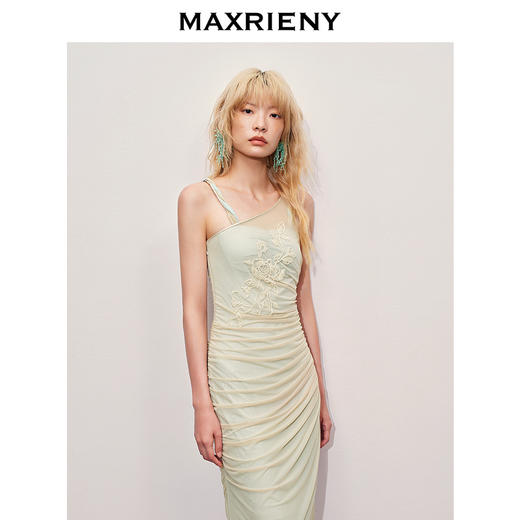 玛克门店发货：MAXRIENY不对称领口绣花吊带连衣裙(货号:MC85DR269) 商品图2
