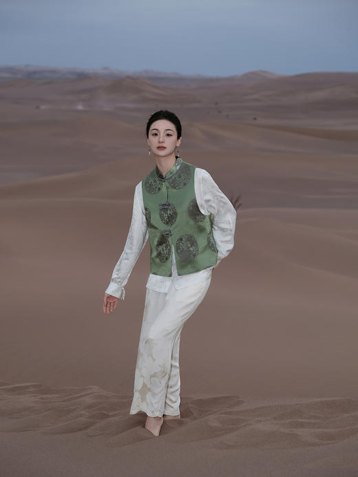 瑕疵|盛唐婧 |中式国风团龙库缎对襟马甲-绿色[特价品](特殊商品不退不换) 商品图0