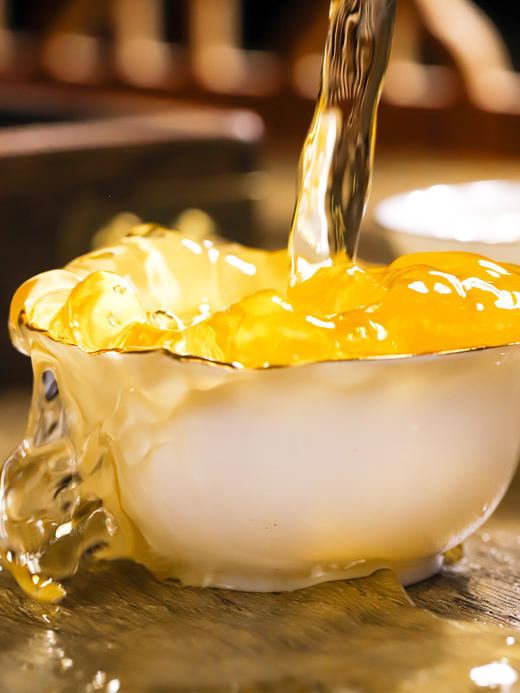 【限量加赠 汝窑杯】【积分兑换】【积分兑换价：730元+600积分】【凤饼贡茶那罕】2023年春茶那罕46号茶农李贵宏家古茶园，皇帝宠幸了12年的山头，普洱茶生茶饼茶叶357克/饼 5饼/提 2提/件 商品图4