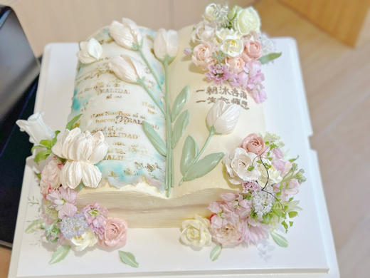 童话故事书，鲜花搭配韩式裱花，每朵鲜花都有自己的祝福，所以世界上没有完全一样的两朵花，请提前三天以上预定哦 商品图10