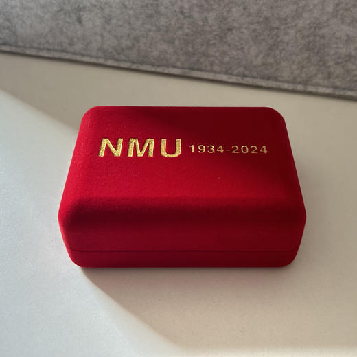 校庆胸针徽章+校友胸针徽章 红色套盒 商品图1