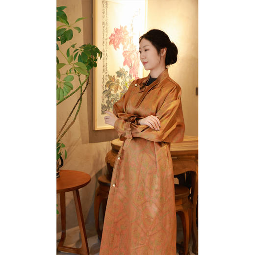 【2026东衣作】风衣外套（24805003福气之色） 商品图1