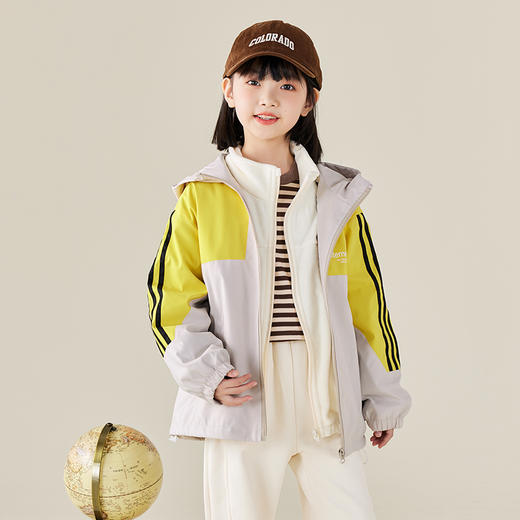 【2025反季抄底清仓】  龙之涵 亲子款“到山野去”加绒冲锋外套 防水防油防污防风 亲子款加绒保暖外套 婴幼儿A类标准 商品图7