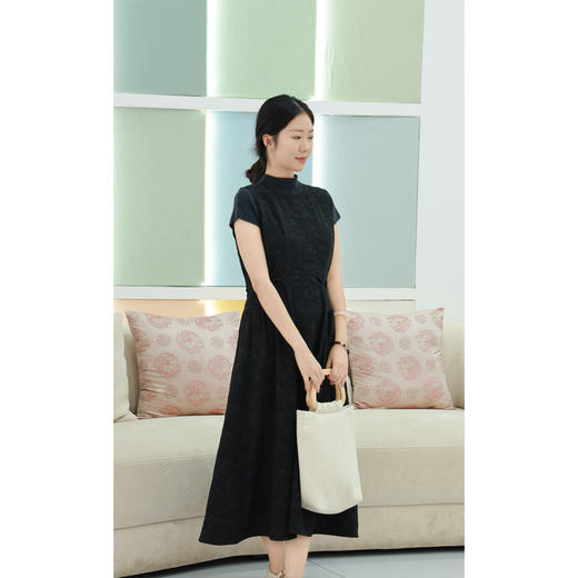 【抖音专属】连衣裙（24707351B乌黑） 商品图1