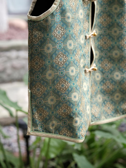 盛唐牡丹| 宝相花纹重缎宋锦双面穿马甲[特价品] 商品图6