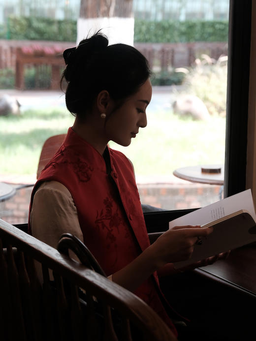 盛唐牡丹| 丹罽红梅兰竹菊漳缎马甲-钉珠款(钉珠花纹随机） 商品图6