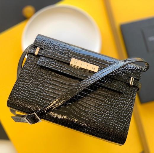 SAINT LAURENT圣罗兰 YSL SL MANHATTAN 曼哈顿金扣 鳄鱼纹压花闪亮牛皮革 斜挎单肩包 小号 中号女款 黑色（CB） 商品图2