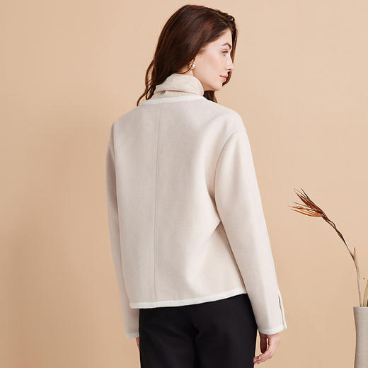 EITIE爱特爱简约经典圆领小香风羊毛兔毛短款呢子外套冬新款D2403419 商品图5