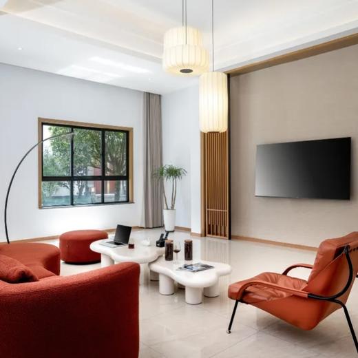 高黎贡山住别墅 | 腾冲云栖墅·温泉度假酒店￥1199元起/单人6晚，7人起订，房间280㎡，住四卧高端别墅超高性价比、每间房独立卫浴、别墅内私汤泡池、可做饭、私享空间聚会度假！俯瞰到整个腾冲！ 商品图2