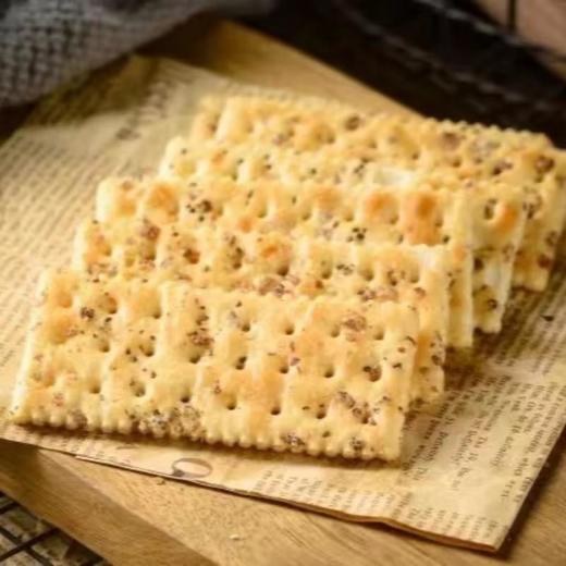 有乐町苏打饼干202g  轻咸木糖醇/ 黑松露火腿/ 奇亚籽三色藜麦 /白燕麦湖盐 商品图3