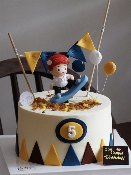 「滑板男孩」岁数可改·翻糖巧克力·100%动物奶油（附图6寸·提前4天预订） 商品图0