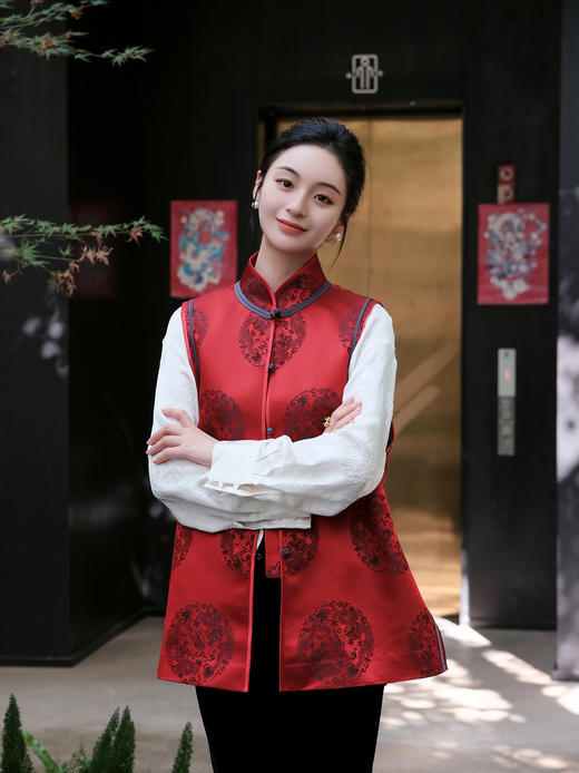 瑕疵|盛唐婧 |中式国风库缎中长马甲-红色 [特价品](特殊商品不退不换) 商品图0