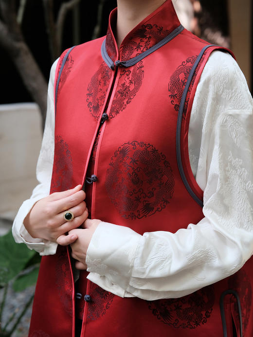 瑕疵|盛唐婧 |中式国风库缎中长马甲-红色 [特价品](特殊商品不退不换) 商品图1