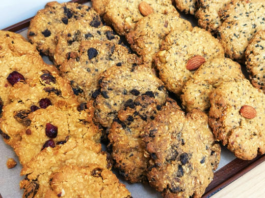 低糖 低卡 低脂的燕麦曲奇，酥香粗纤维， 早餐搭配一杯牛奶 营养均衡 下午茶配咖啡 美味又健康 商品图1