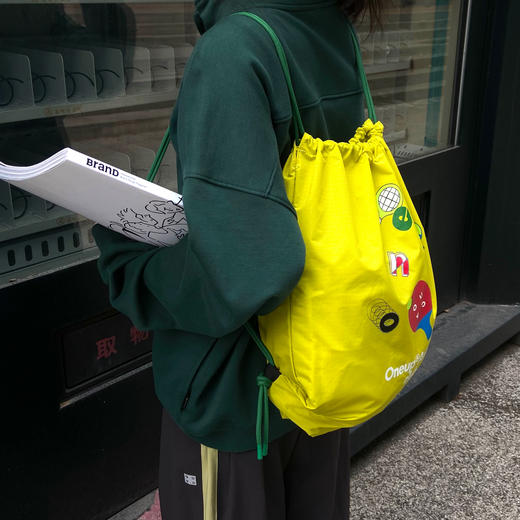 oneup防泼水印花束口背包 商品图3
