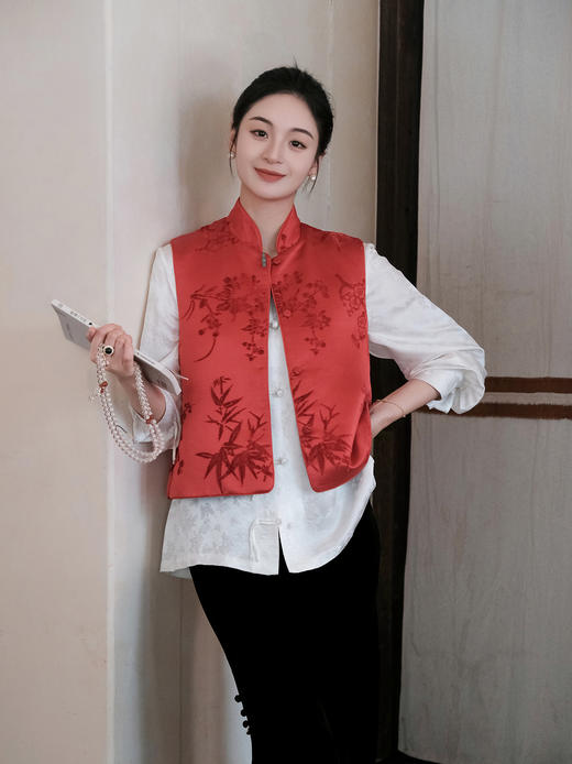 盛唐牡丹| 丹罽红梅兰竹菊漳缎马甲-钉珠款(钉珠花纹随机） 商品图1