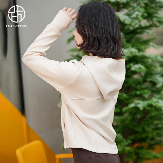 跃牌【瑜堂系列】秋冬加绒连帽外套女宽松加绒加厚时尚口袋瑜伽外套JYMW125 商品图6