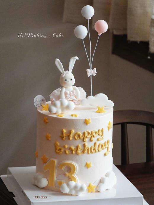 「小兔子·萌萌兔公主」岁数可改·周岁生肖·翻糖巧克力·100%动物奶油（附图5寸超高·提前7天预订） 商品图0