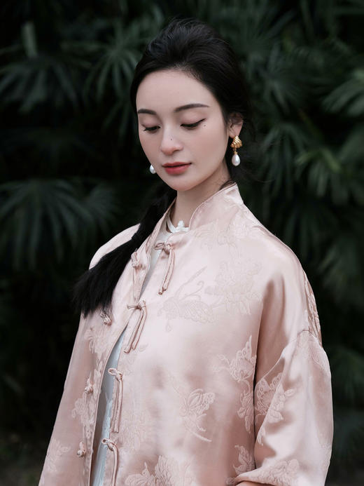 盛唐牡丹| 玉色蝶恋花冠乐绉双面穿外套 商品图2