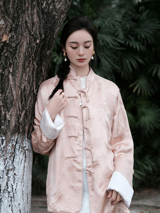 盛唐牡丹| 玉色蝶恋花冠乐绉双面穿外套 商品图0