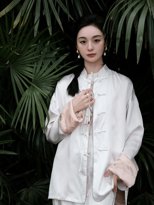 盛唐牡丹| 玉色蝶恋花冠乐绉双面穿外套 商品图9