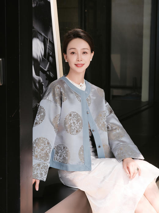 盛唐婧 |中式国风团龙库缎对襟外套 商品图1