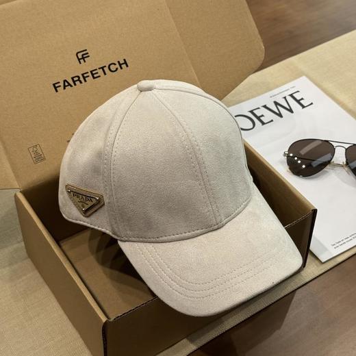 普拉达新款鹿皮棒球帽侧边标志性涂珐琅三角形金属徽标，尽显高雅男女同款（AN） 商品图5