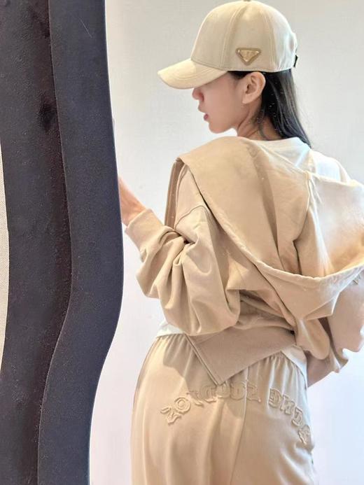 普拉达新款鹿皮棒球帽侧边标志性涂珐琅三角形金属徽标，尽显高雅男女同款（AN） 商品图9