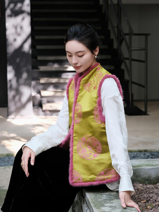 瑕疵|盛唐牡丹 |双龙团纹真丝花蕾缎水貂马甲[特价品](特殊商品不退不换) 商品图3