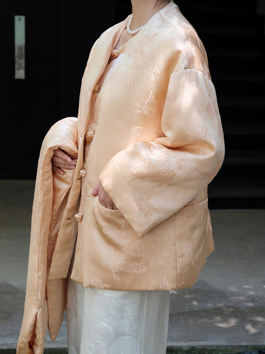 盛唐牡丹|玉色冠乐绉蝶恋花棉服 (配围巾) 商品图5