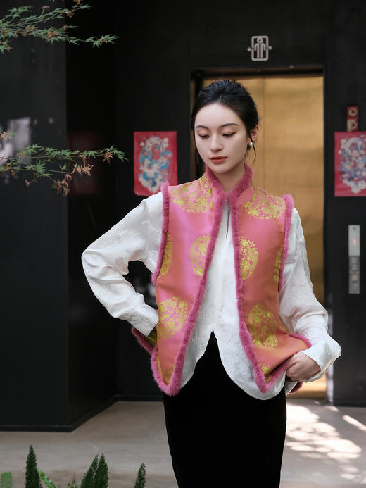 瑕疵|盛唐牡丹 |双龙团纹真丝花蕾缎水貂马甲[特价品](特殊商品不退不换) 商品图0