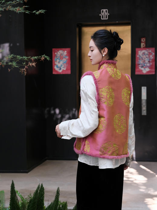 瑕疵|盛唐牡丹 |双龙团纹真丝花蕾缎水貂马甲[特价品](特殊商品不退不换) 商品图5