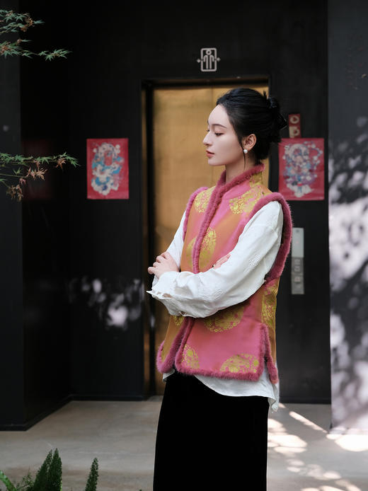 瑕疵|盛唐牡丹 |双龙团纹真丝花蕾缎水貂马甲[特价品](特殊商品不退不换) 商品图4