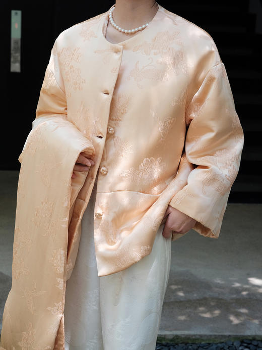 盛唐牡丹|玉色冠乐绉蝶恋花棉服 (配围巾) 商品图8