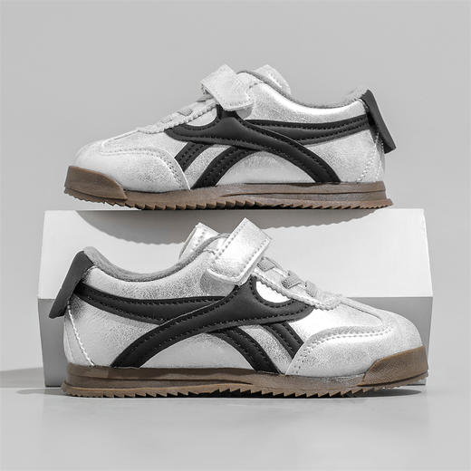 【59.9/双起】23-36码儿童软皮休闲鞋新款德训男女童加棉二棉运动鞋板鞋透气软底聚 商品图6