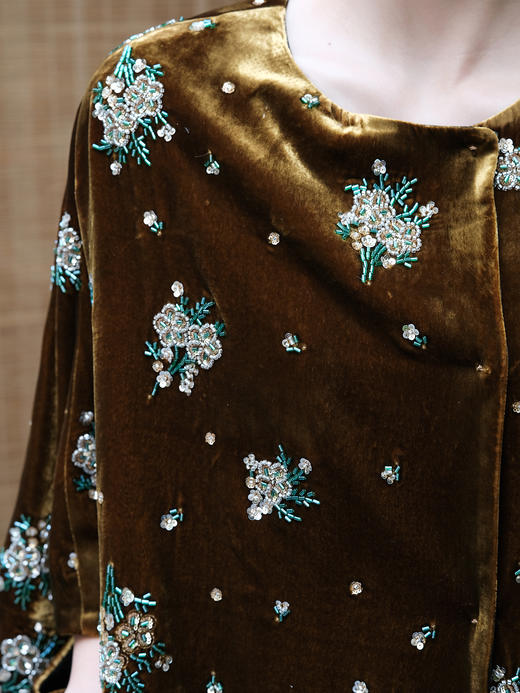 盛唐牡丹| 丝绒串珠绣花披肩外套 商品图3