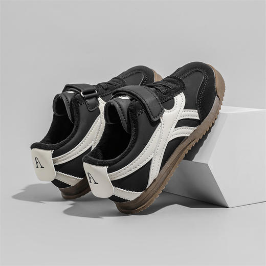 【59.9/双起】23-36码儿童软皮休闲鞋新款德训男女童加棉二棉运动鞋板鞋透气软底聚 商品图2