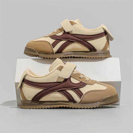 【59.9/双起】23-36码儿童软皮休闲鞋新款德训男女童加棉二棉运动鞋板鞋透气软底聚 商品图8