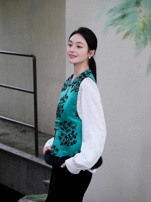 瑕疵| 盛唐牡丹|梅竹漳缎皮草马甲(不夹棉)[特价品](特殊商品不退不换) 商品图4