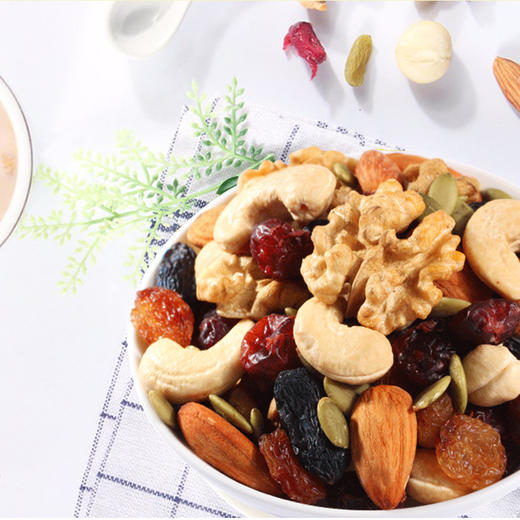 鲜记 每日坚果388g 博士帽罐装 八种原料 营养均衡 酥脆酸甜 48小时发货 商品图3