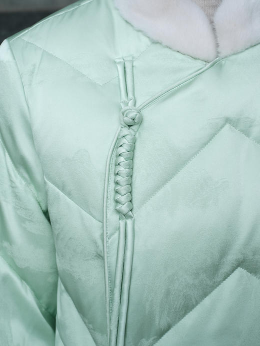 盛唐婧| 千里江山草木清风真丝鹅毛羽绒服 商品图2