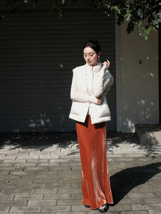 瑕疵|盛唐婧| 千里江山月下白茶真丝鹅绒马甲[特价品](特殊商品不退不换) 商品图4