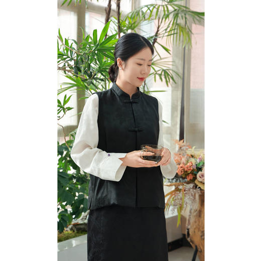 【2026东衣作】苍官•新中式棉马甲（24802029元青） 商品图3