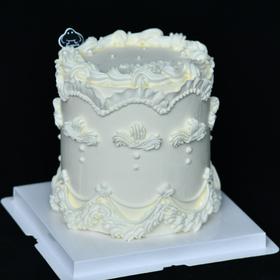 纯色复古加高奶油蛋糕