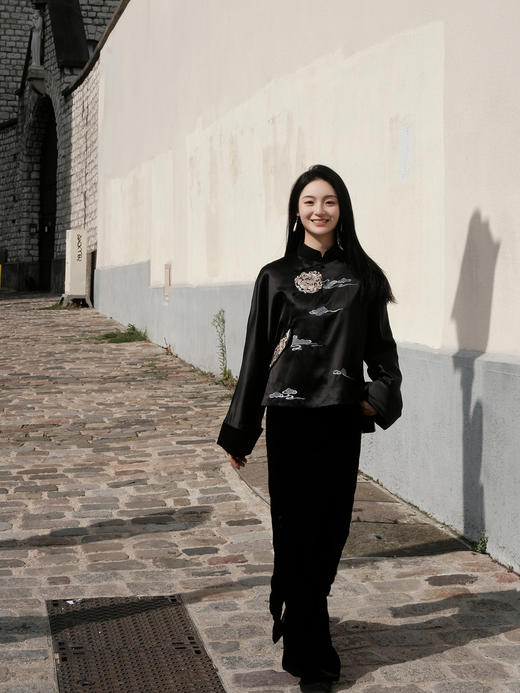 东方境X郭培| 团龙祥云真丝刺绣新中式外套-黑色 商品图6