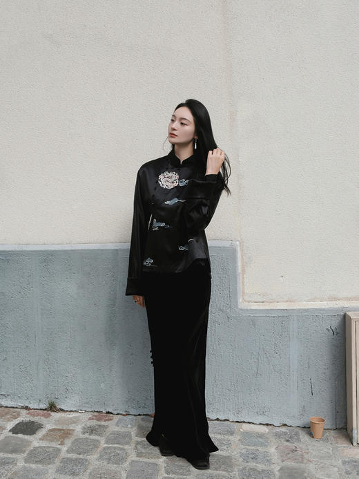 东方境X郭培| 团龙祥云真丝刺绣新中式外套-黑色 商品图10